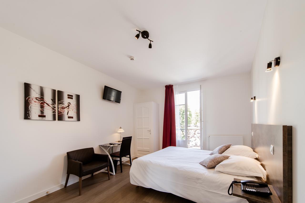 Logis Hotel - Le Petit Bellon Senlis  Kültér fotó