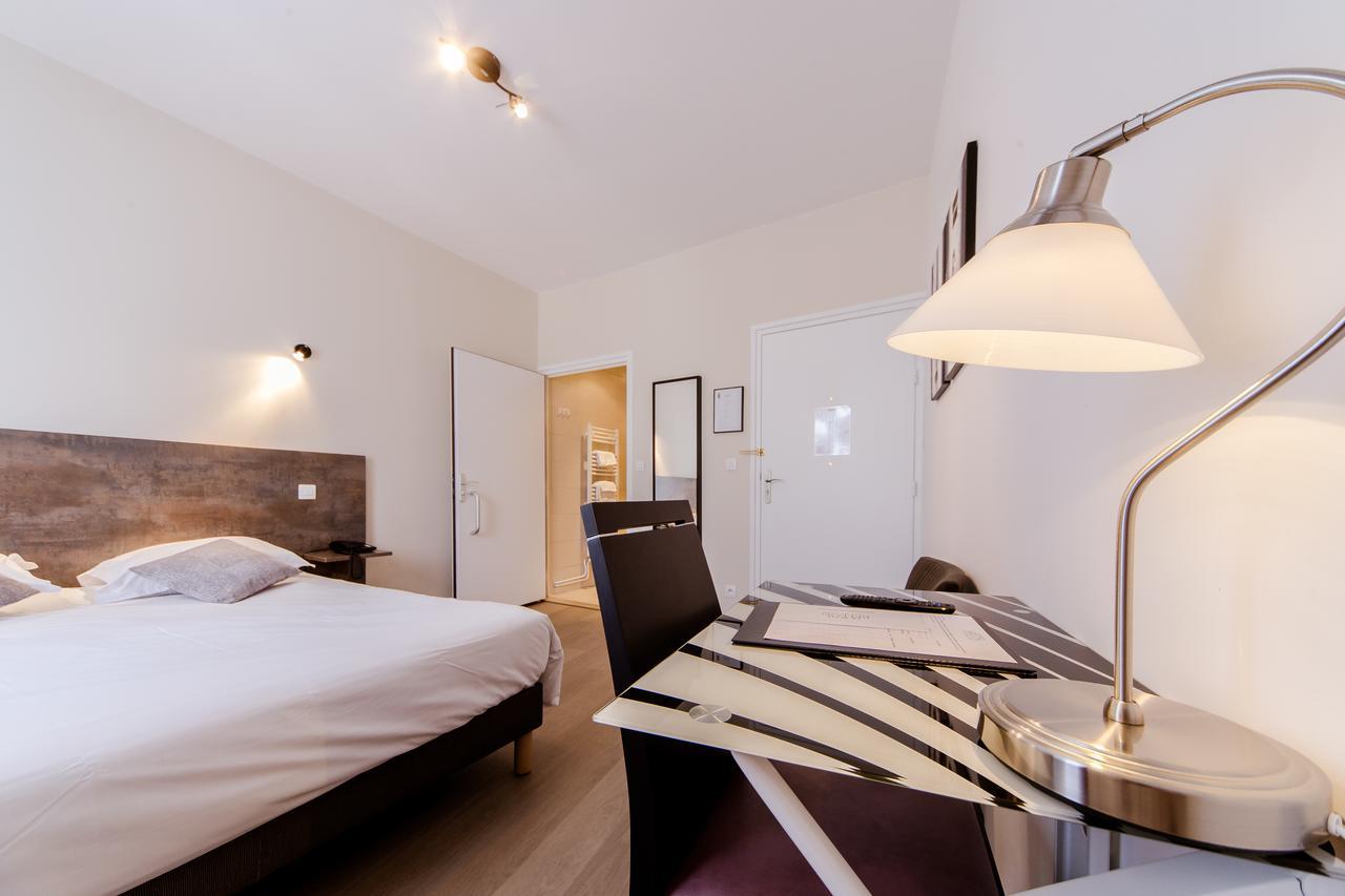 Logis Hotel - Le Petit Bellon Senlis  Kültér fotó