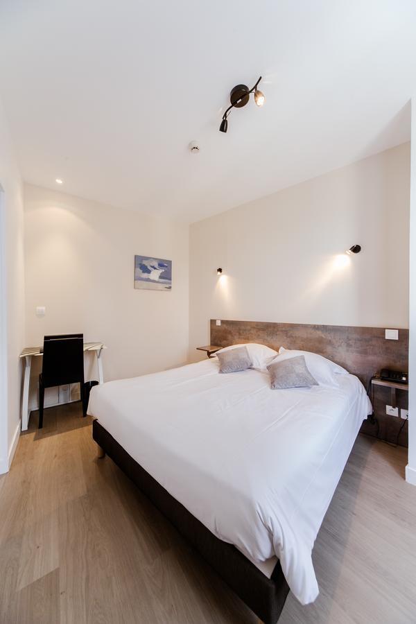 Logis Hotel - Le Petit Bellon Senlis  Kültér fotó