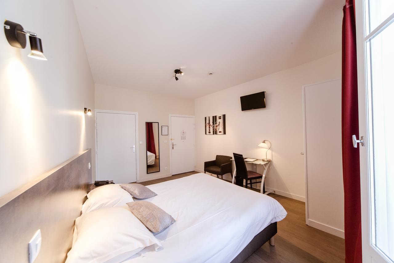 Logis Hotel - Le Petit Bellon Senlis  Kültér fotó