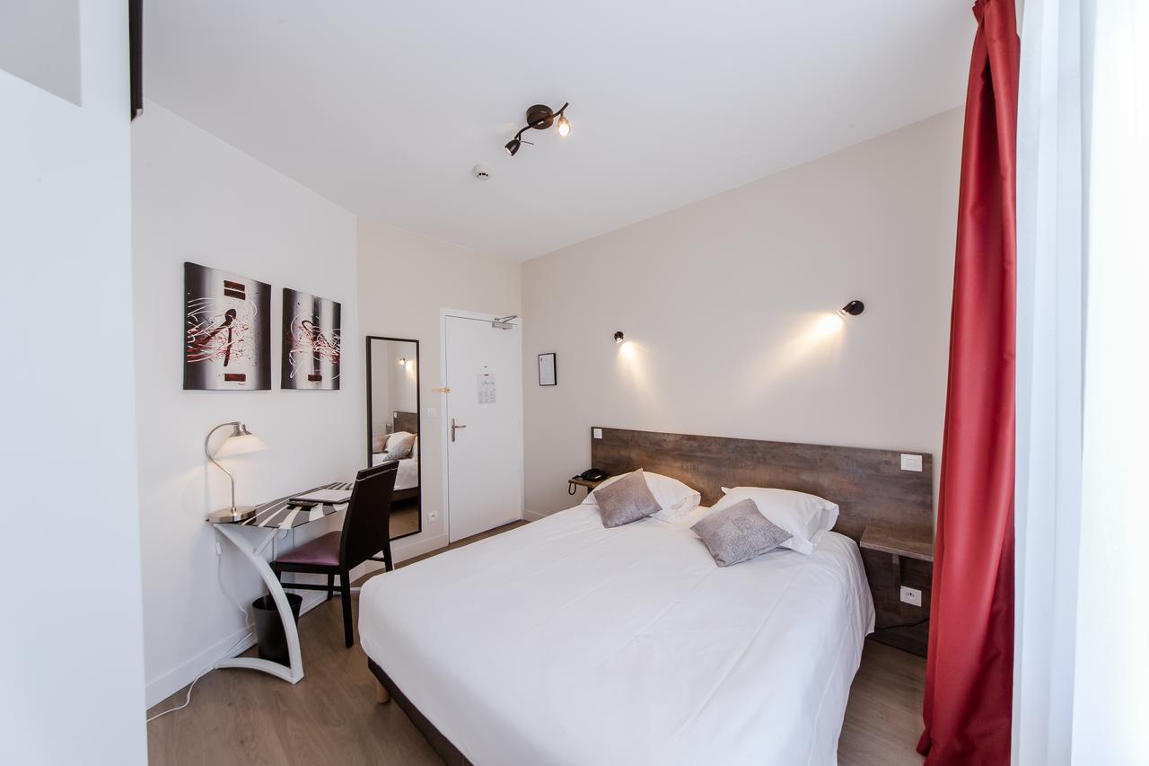 Logis Hotel - Le Petit Bellon Senlis  Kültér fotó