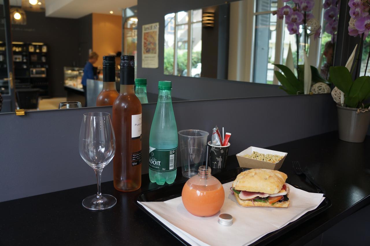 Logis Hotel - Le Petit Bellon Senlis  Kültér fotó